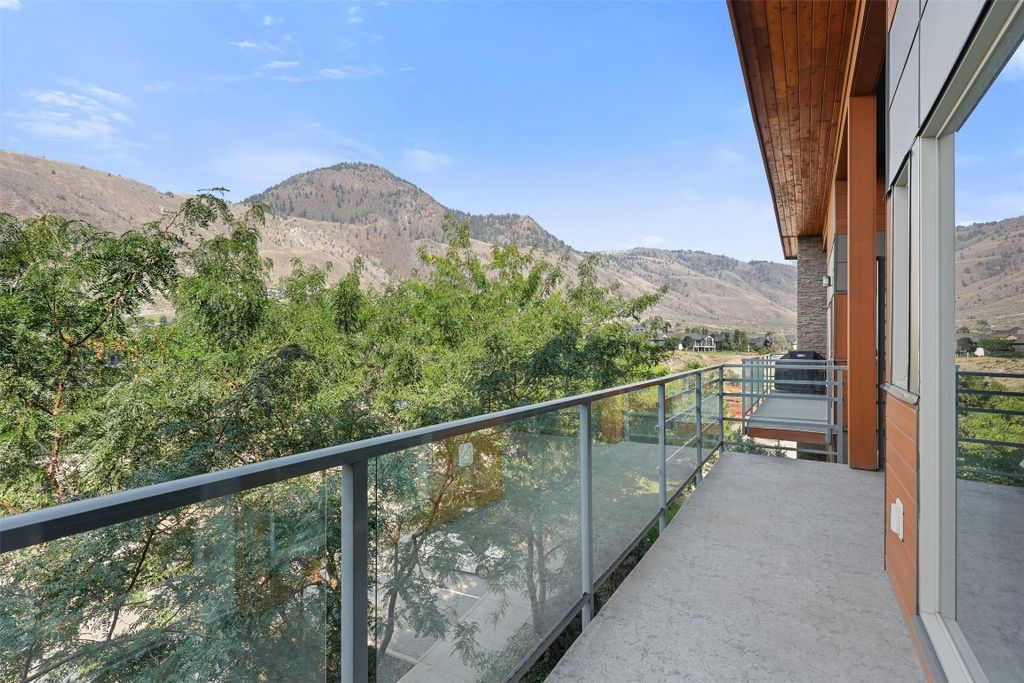 listing image 16518644530661493048