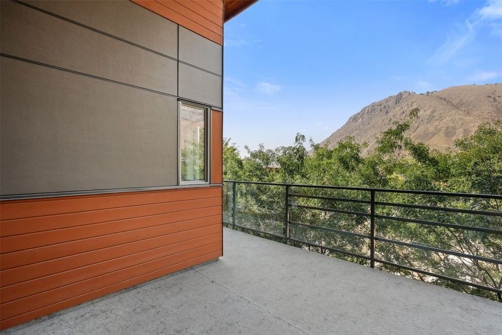 listing image 16511093927278092867