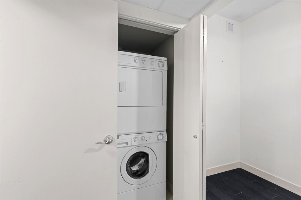 listing image 16514335635262811240