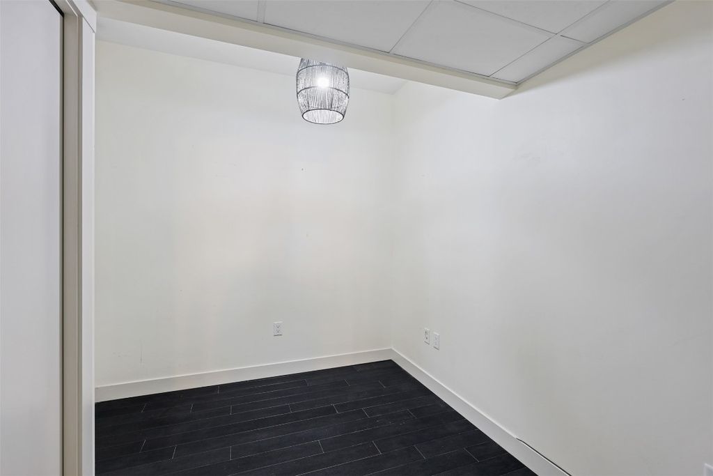 listing image 16516007666414422158