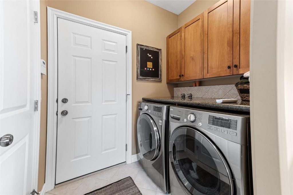 listing image 16518474950904132376