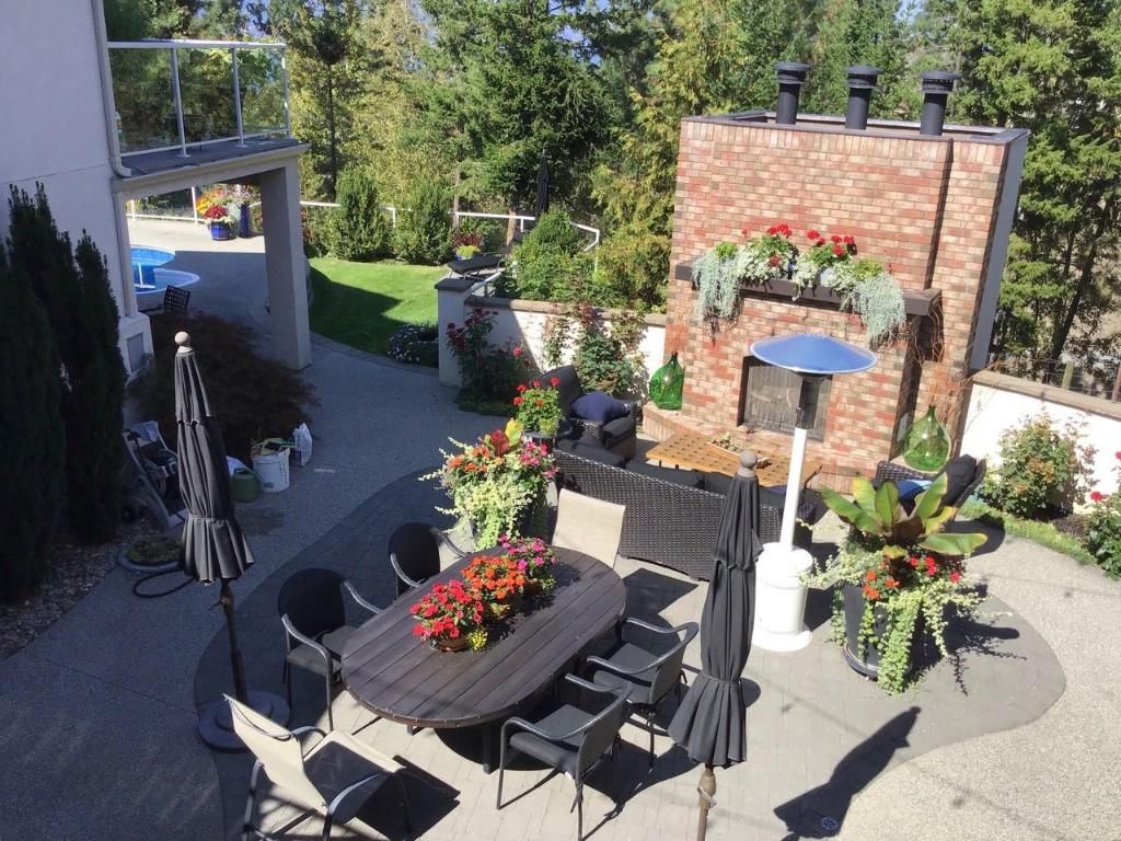 listing image 16516644344031393155