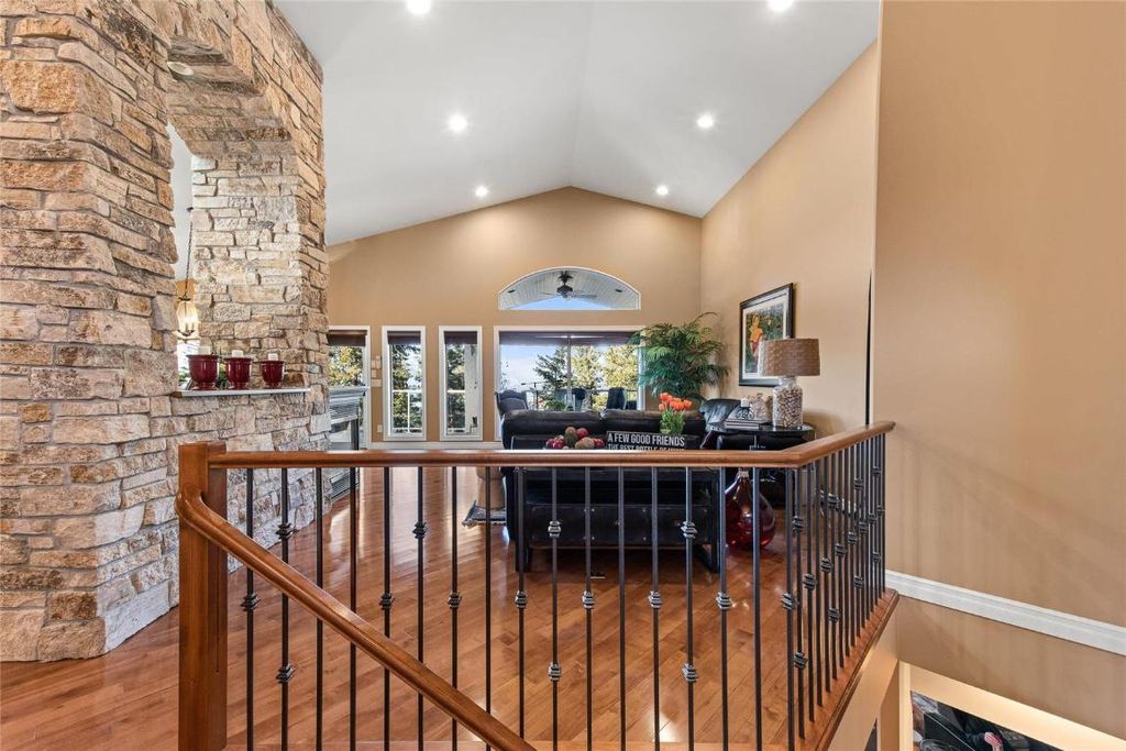 listing image 16518718544276356616