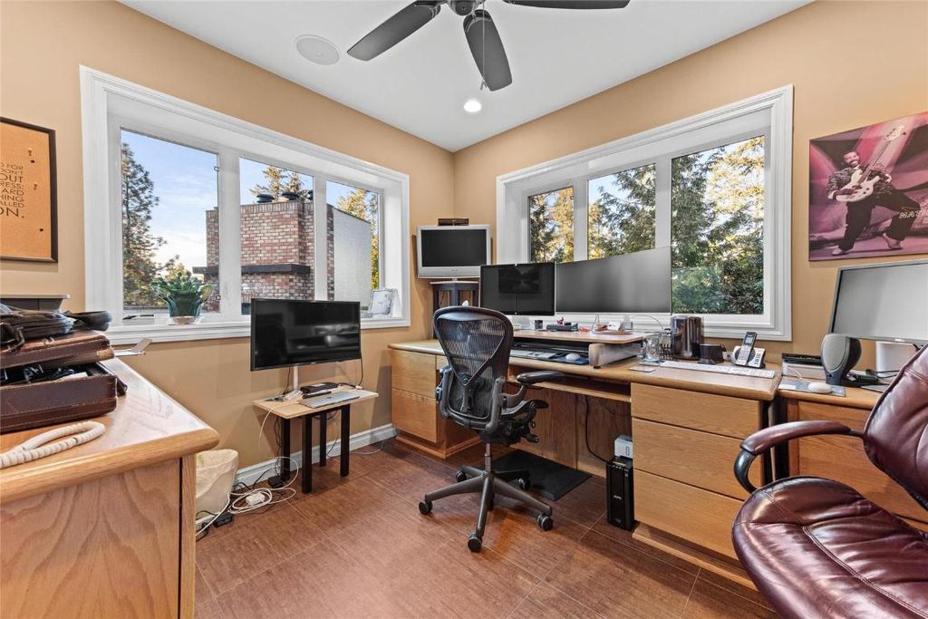 listing image 16519057665359102781
