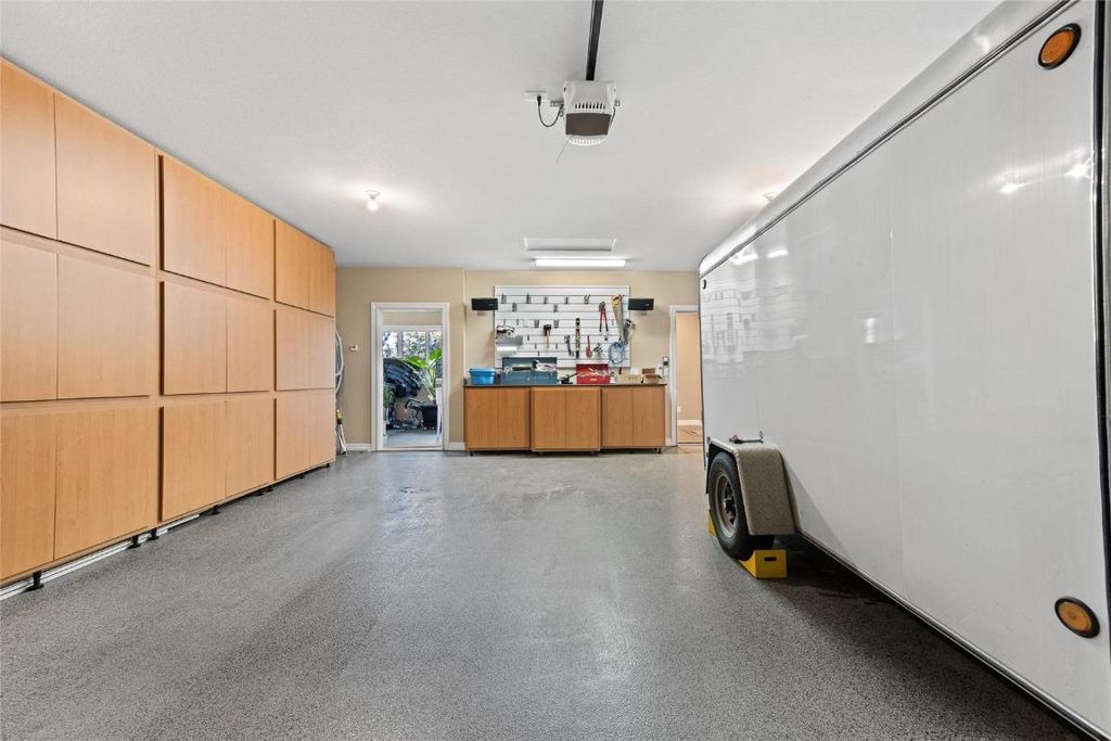 listing image 16513049748419213917