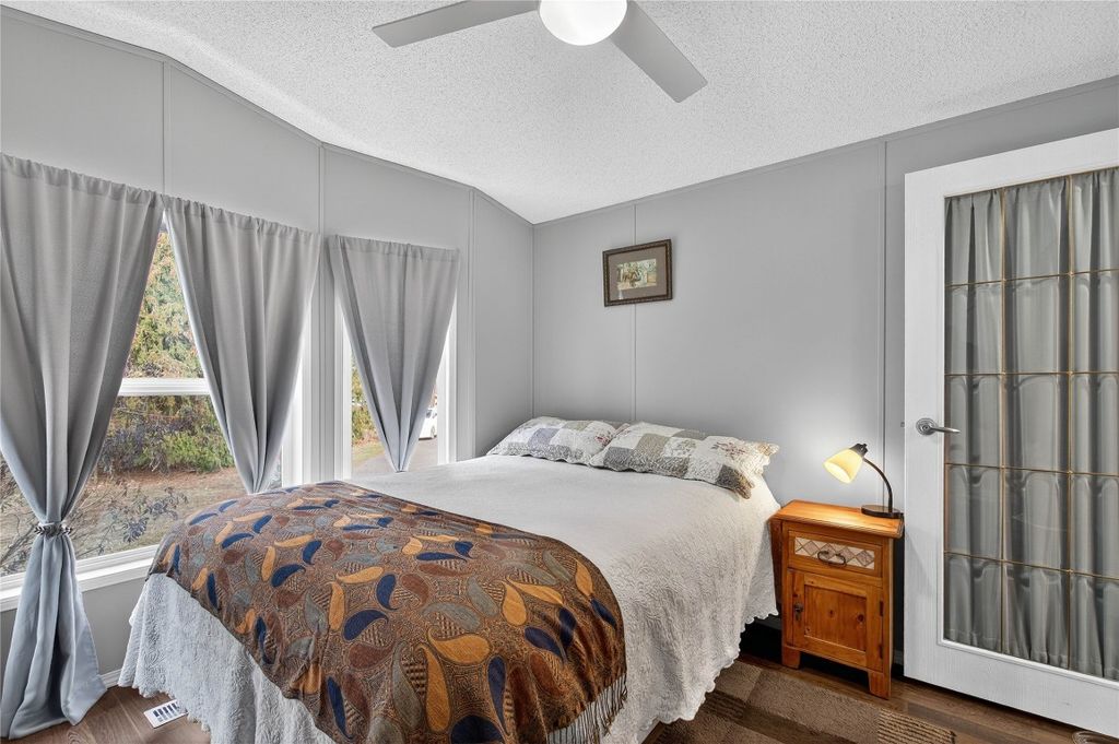 listing image 16514143384030153321