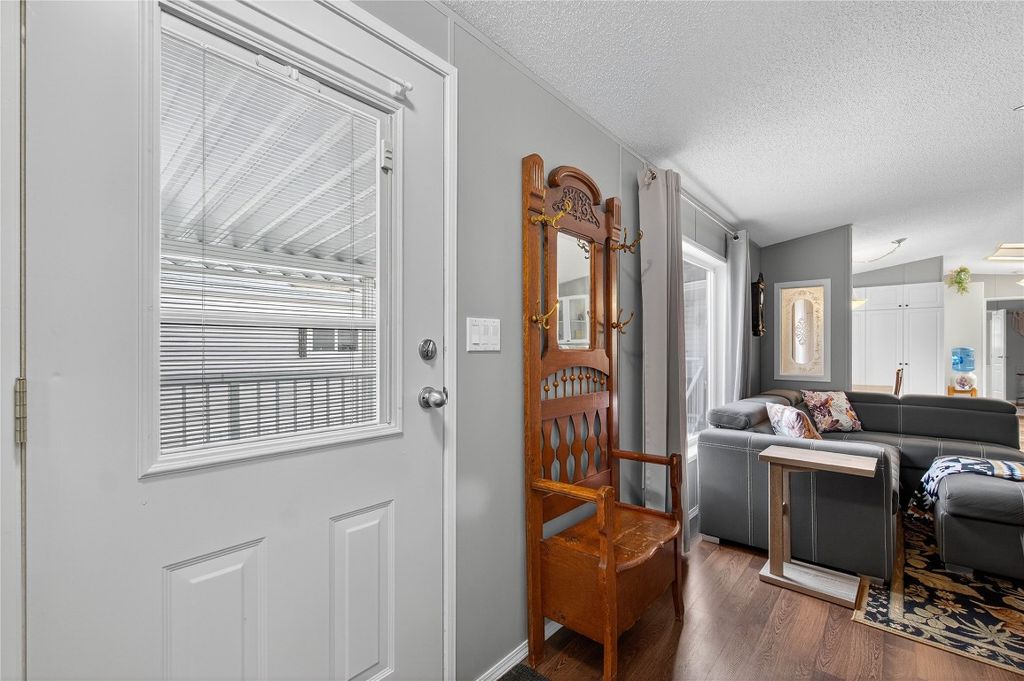 listing image 16512567791445216147