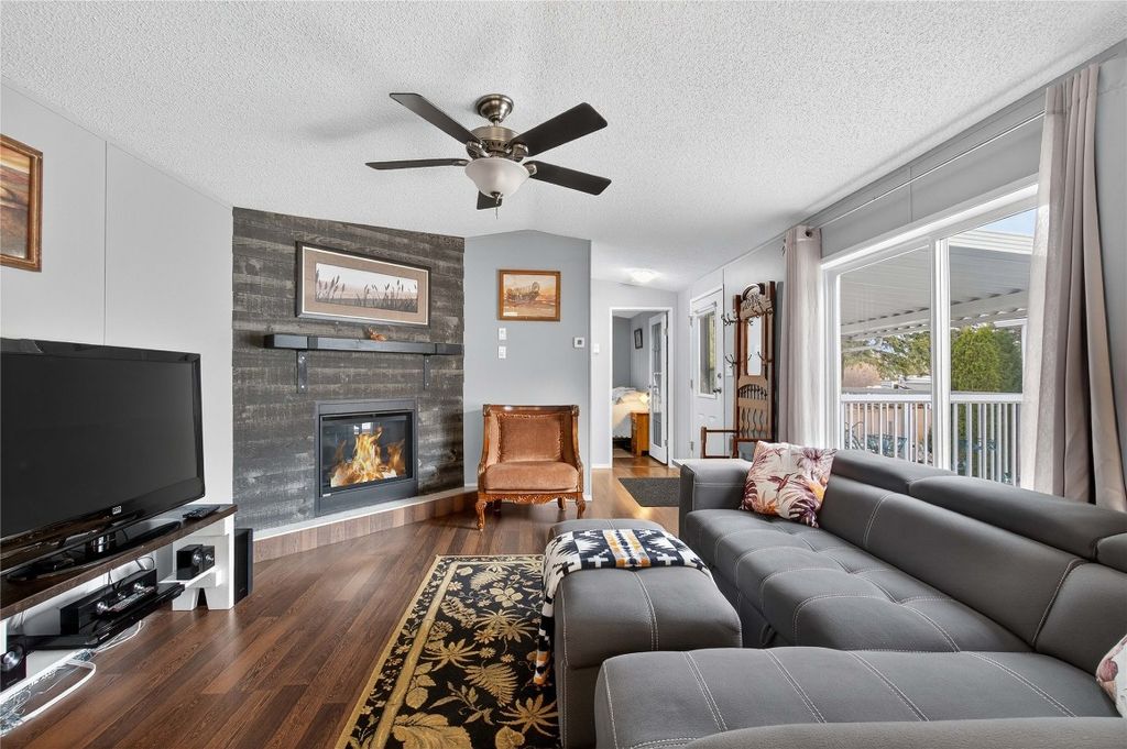 listing image 16514672038810903838