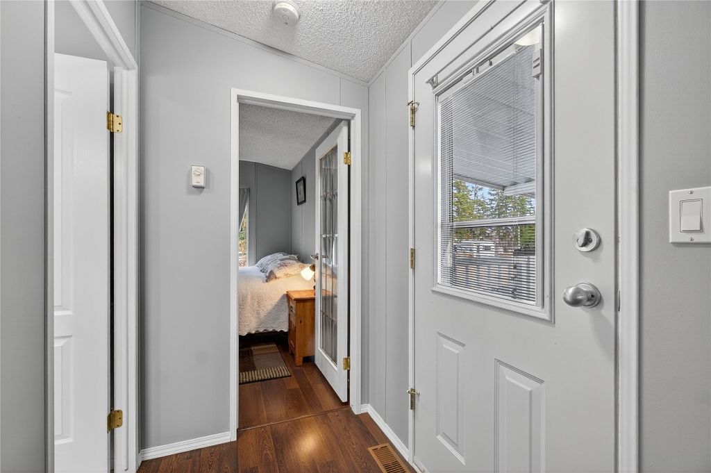 listing image 16516439492833415196