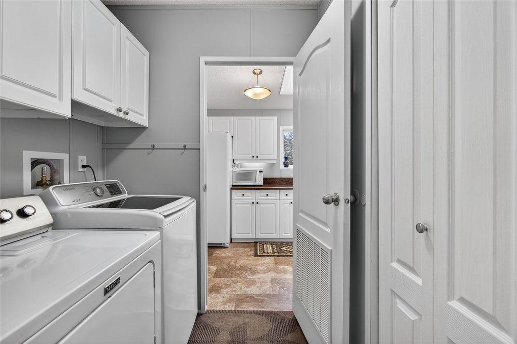 listing image 16510931729833028429