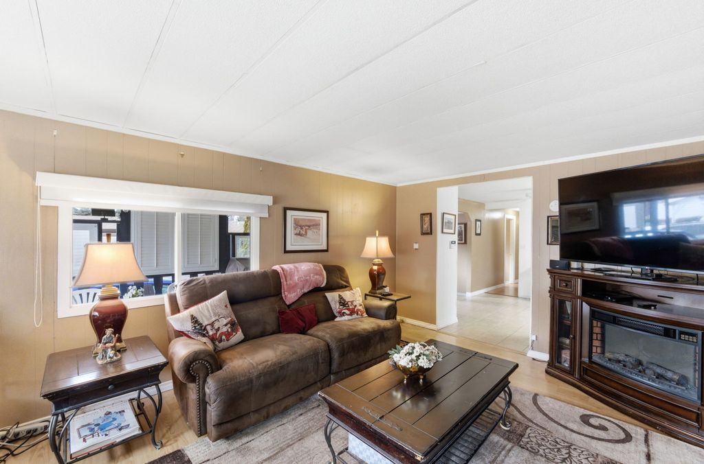 listing image 16511310291961742044