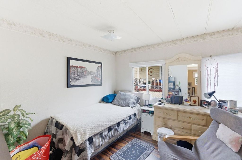 listing image 16510221293610116327