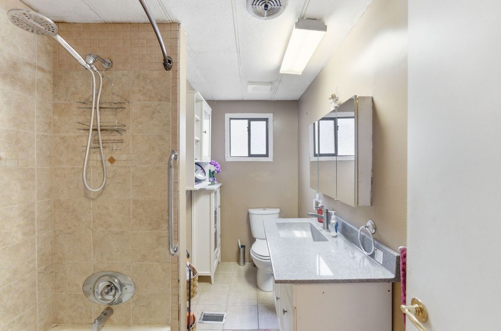 listing image 16517298677541948813