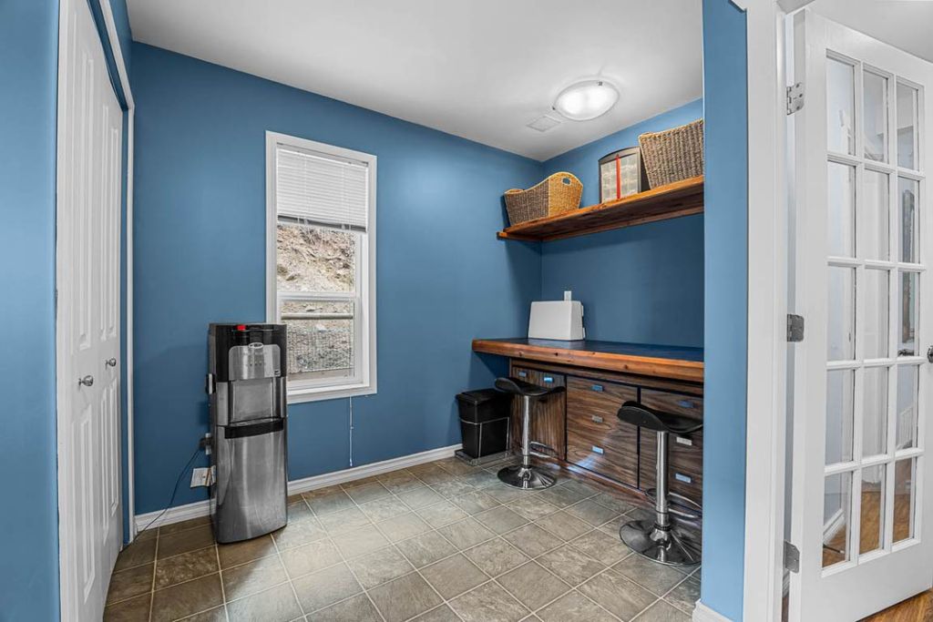 listing image 16518607907251739489
