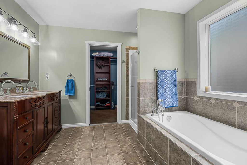 listing image 16519976482023038336