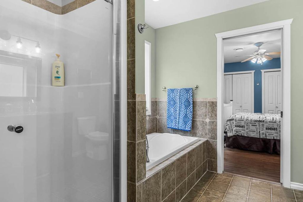 listing image 16516455608030673323