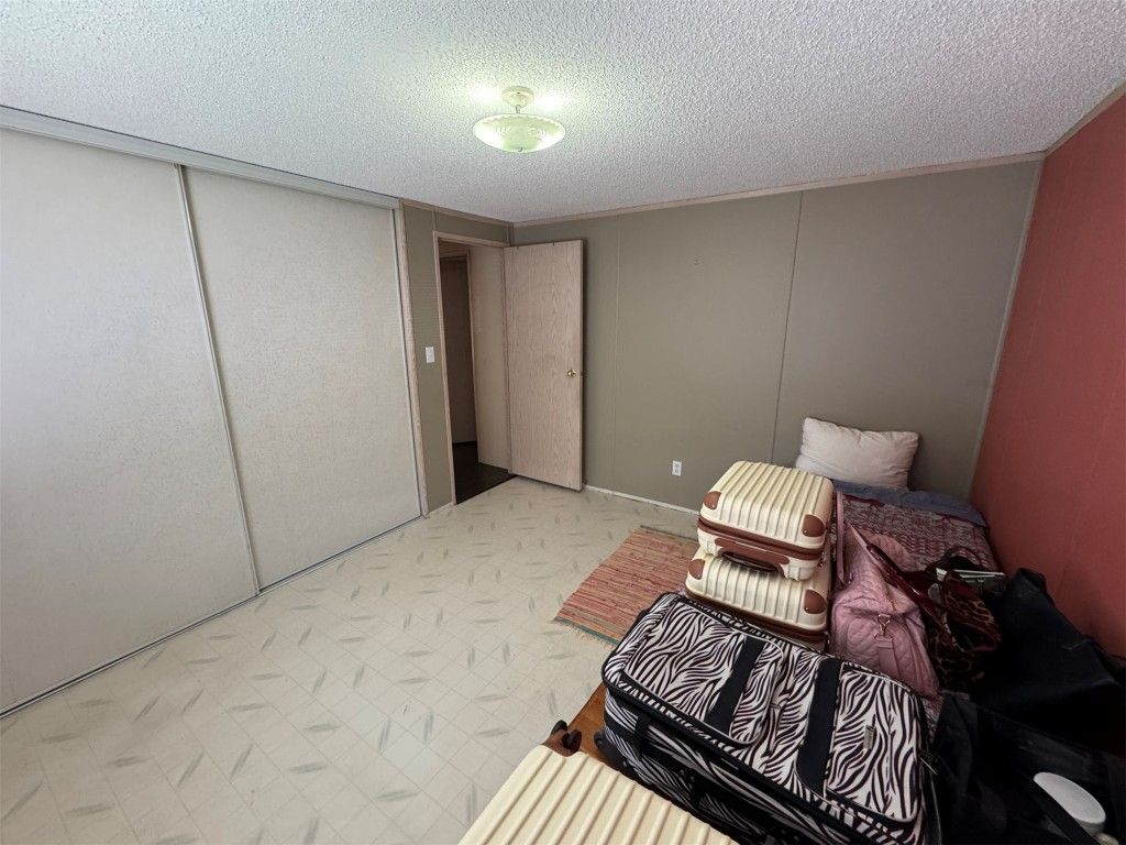 listing image 16511308189393020992