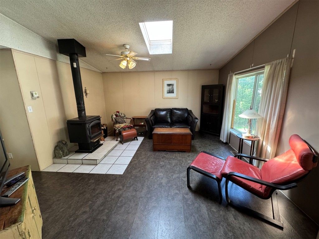 listing image 16519080137540874553