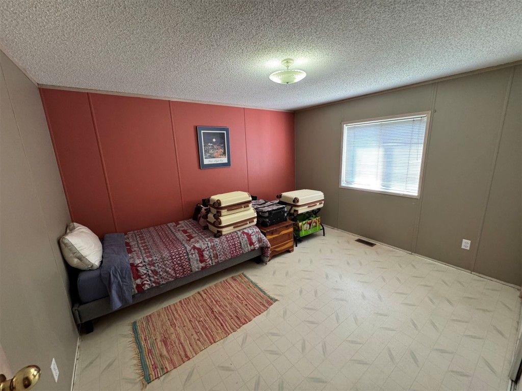 listing image 16519672441271809037