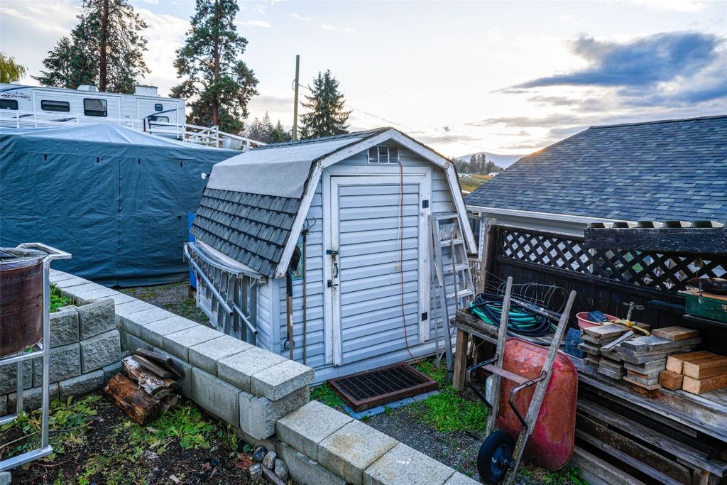 listing image 16518826038591243487