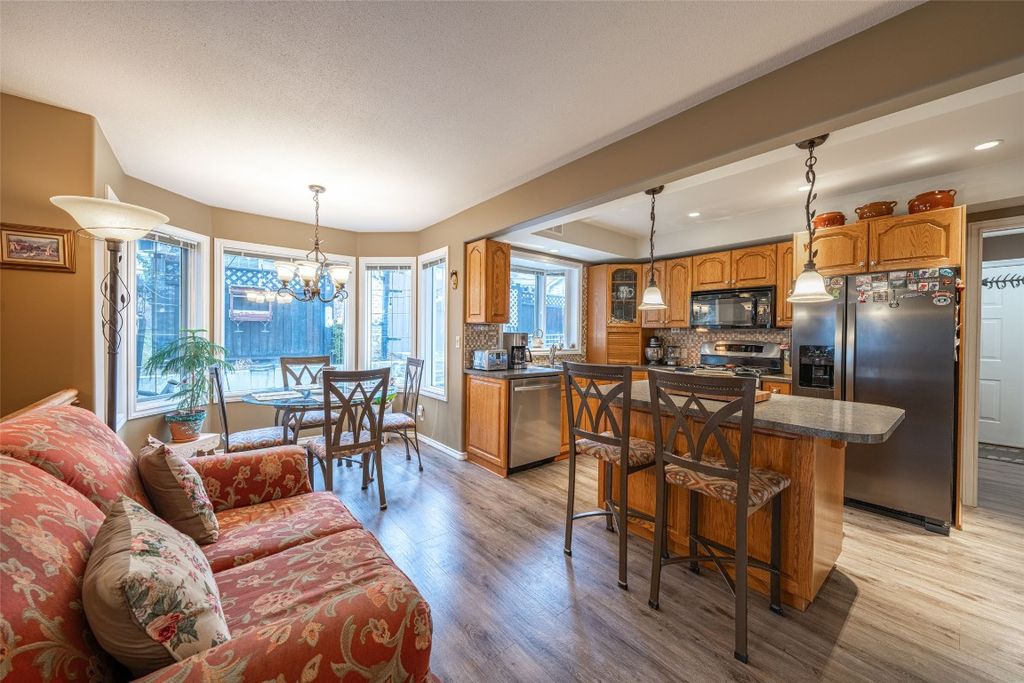 listing image 16517960457339419432