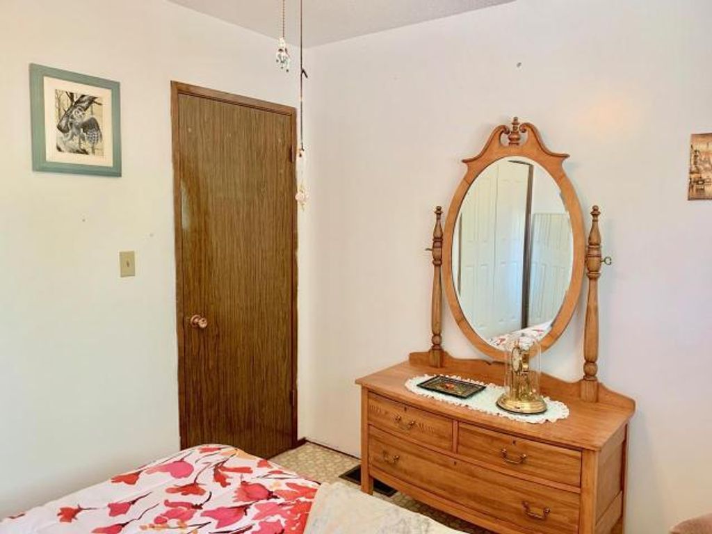 listing image 16514582689363432819