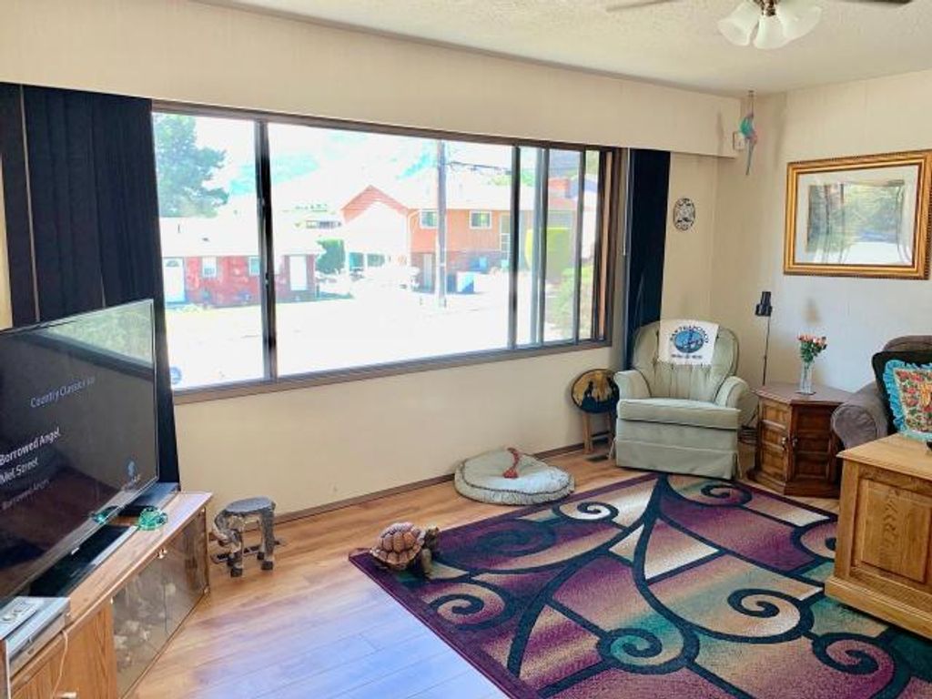 listing image 16516091625294159059