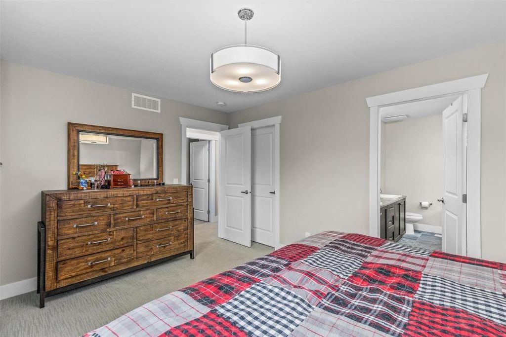 listing image 16510464752904819570