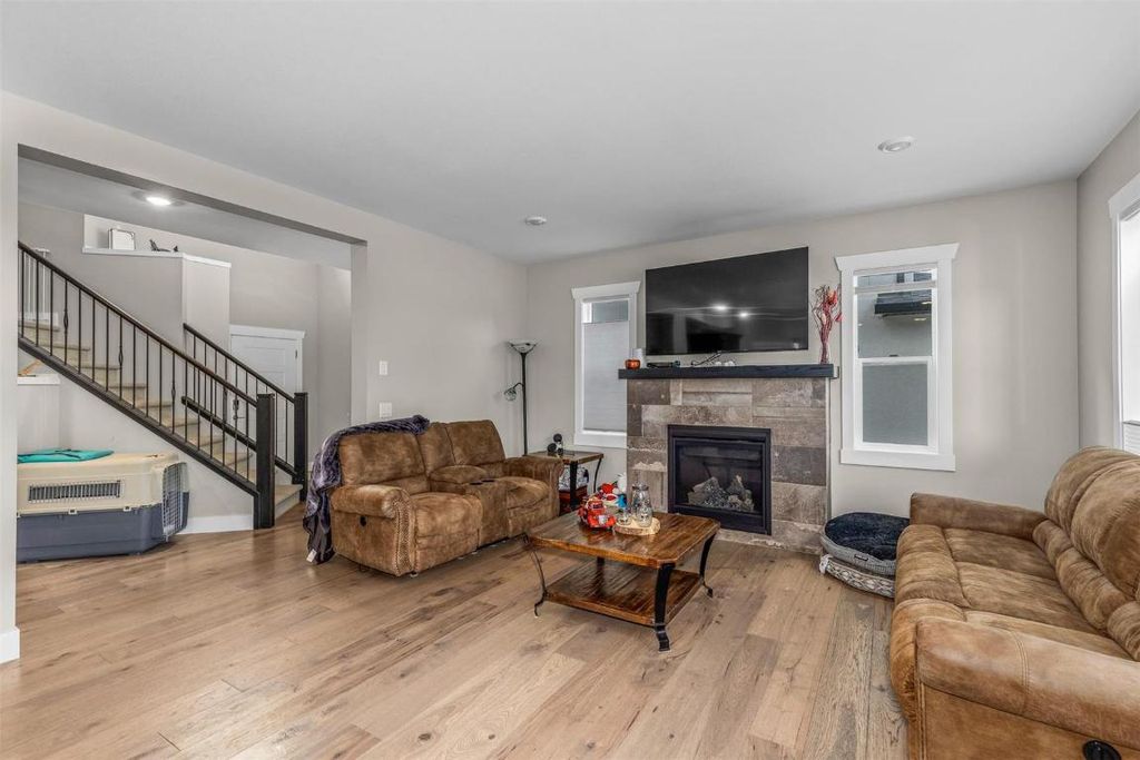 listing image 16519728633385947846