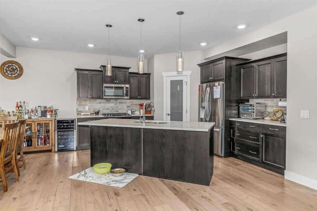 listing image 16512148589066926830