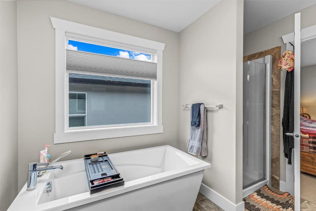 listing image 16515589106717068312