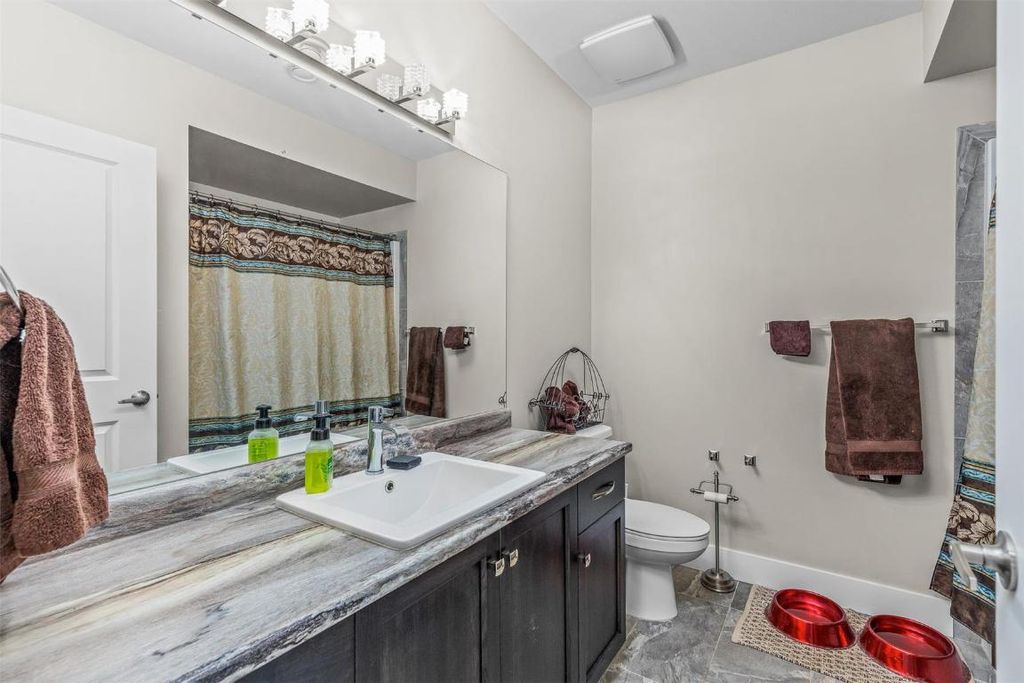 listing image 16518820484048449774