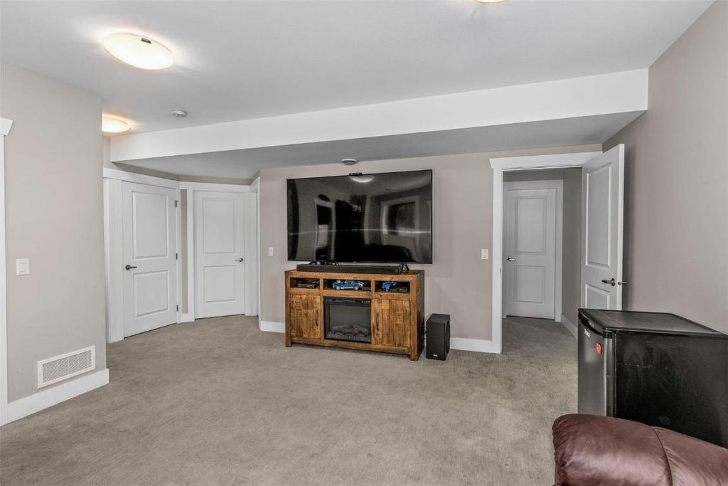 listing image 16512677604511845488