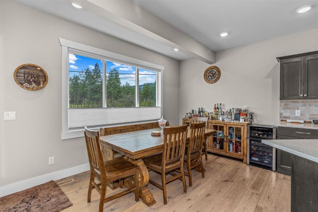 listing image 16517374346532780185