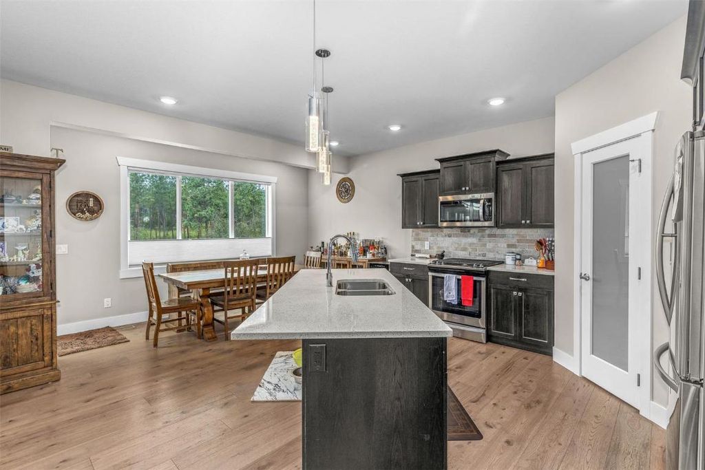 listing image 16513228112294357852