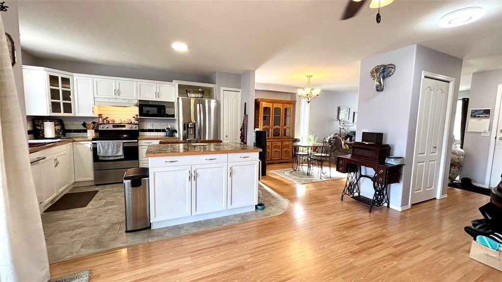 listing image 16516650077743695889