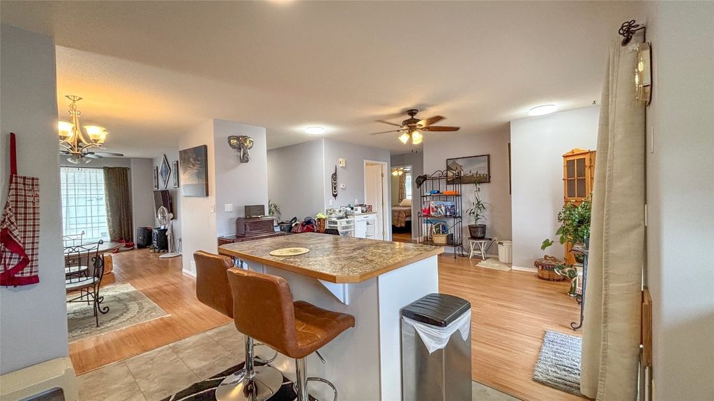 listing image 16511639490405649425