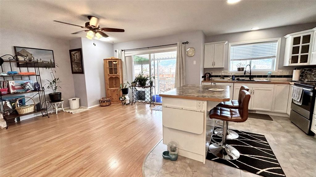 listing image 16519133365535237131