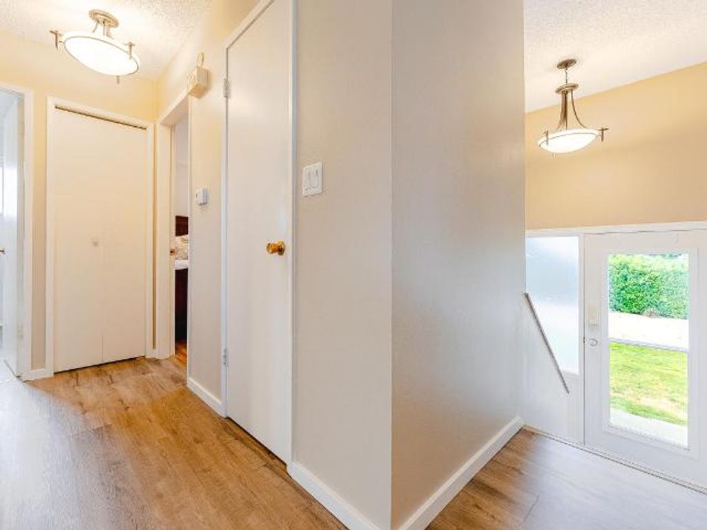 listing image 16513456126552489230