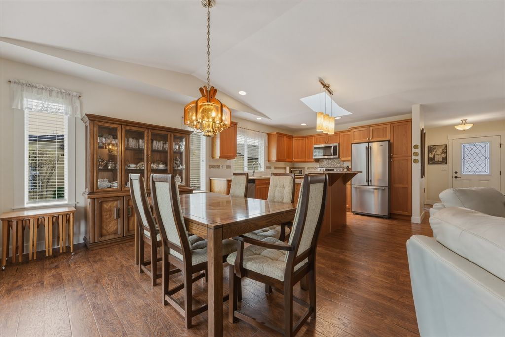 listing image 16512828535100083522