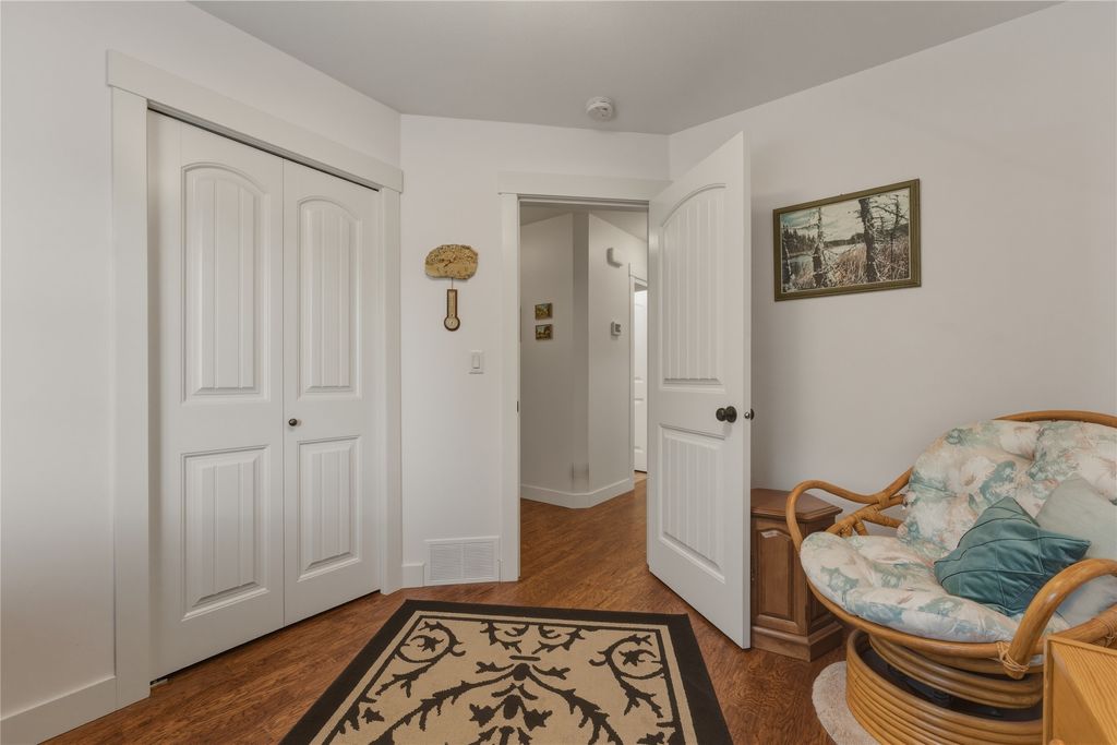 listing image 16514234708075851632