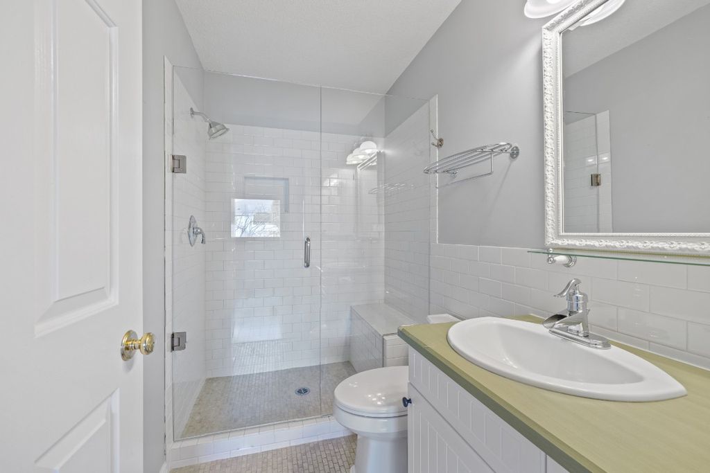 listing image 16517089750080739022