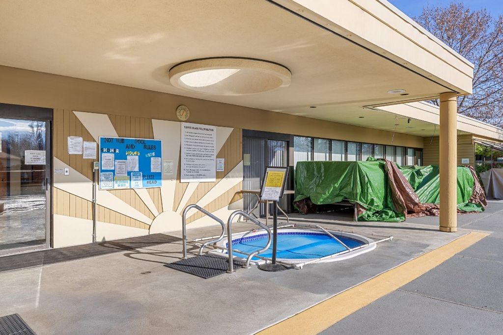 listing image 16517570194071999416