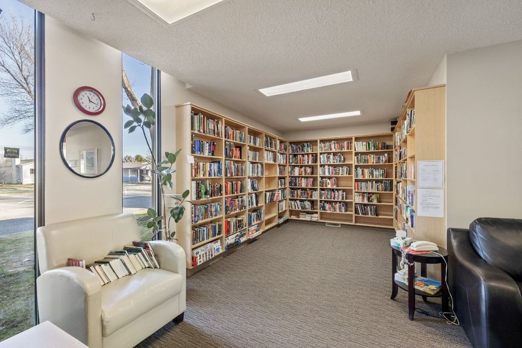 listing image 16519089498357399936