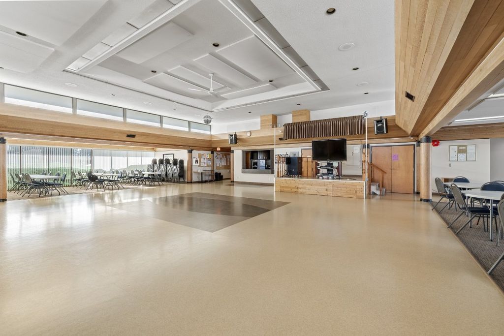 listing image 16512028674070036542