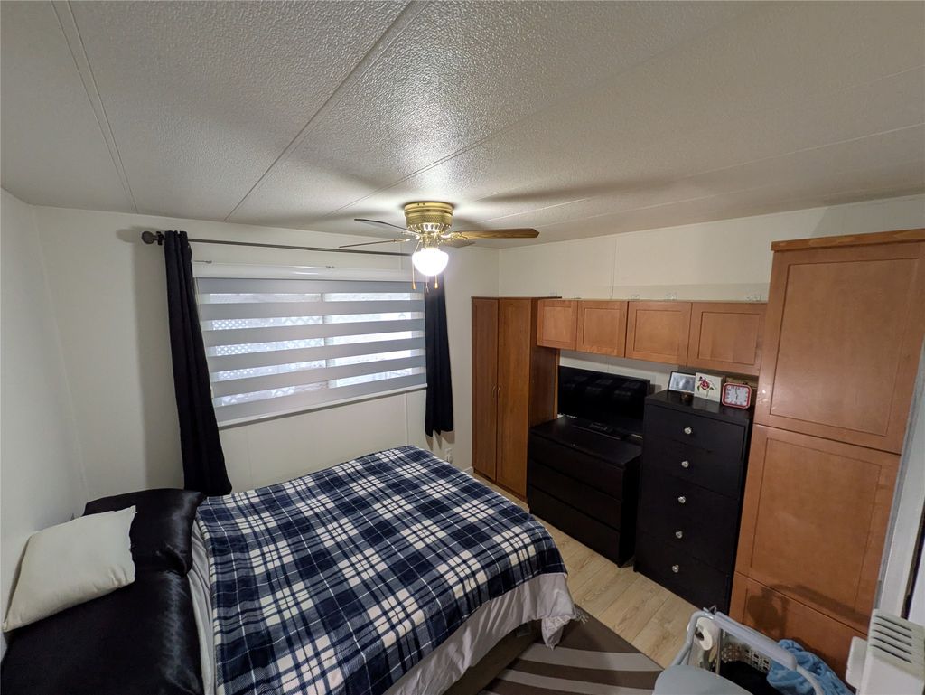 listing image 16511402522278030949