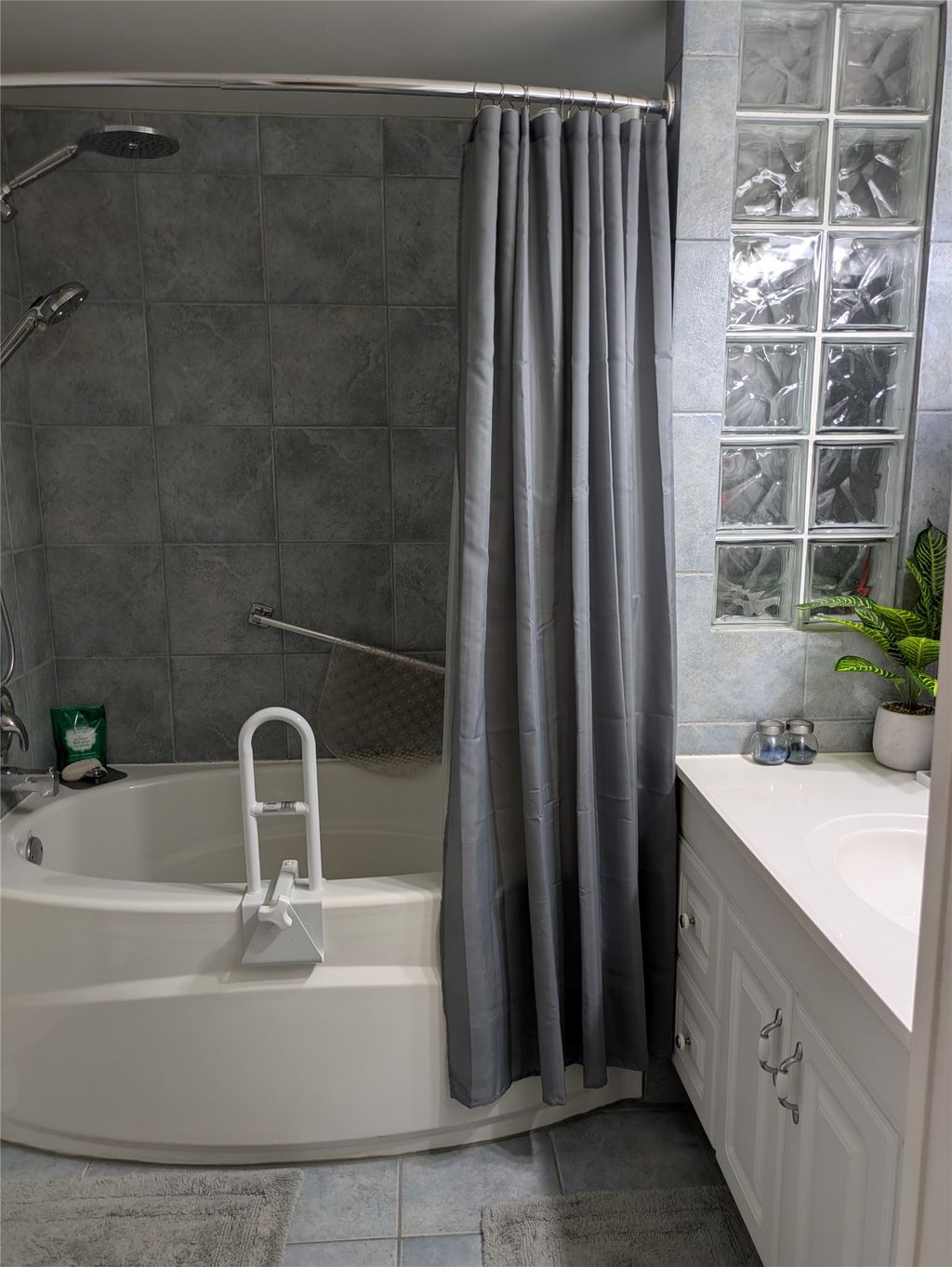 listing image 16511284326790339421