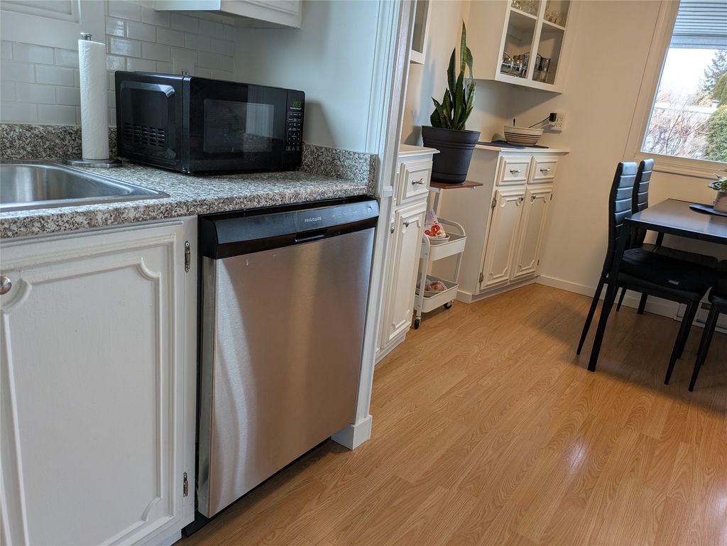 listing image 16516215037392962177