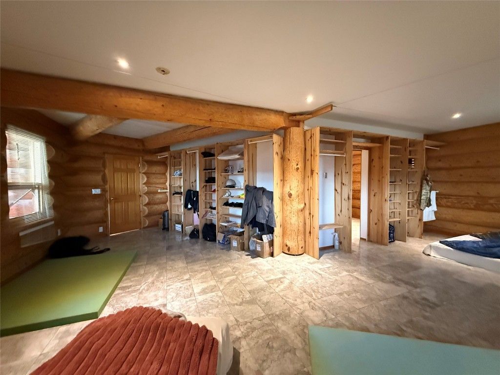 listing image 16510843229710415116