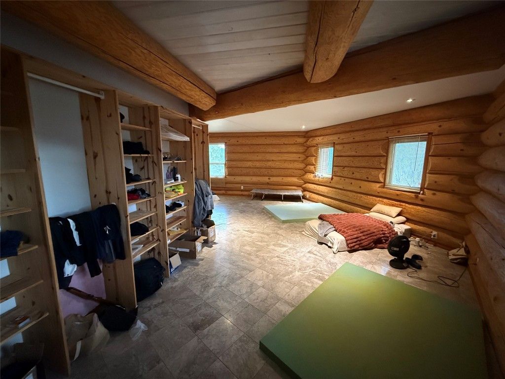 listing image 16514513425330438409